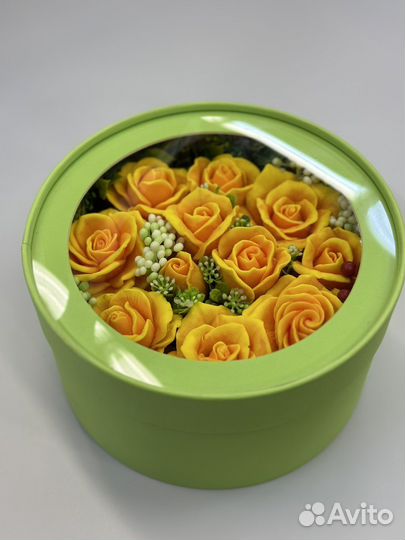 Букет цветов из мыла ручной работы в коробке