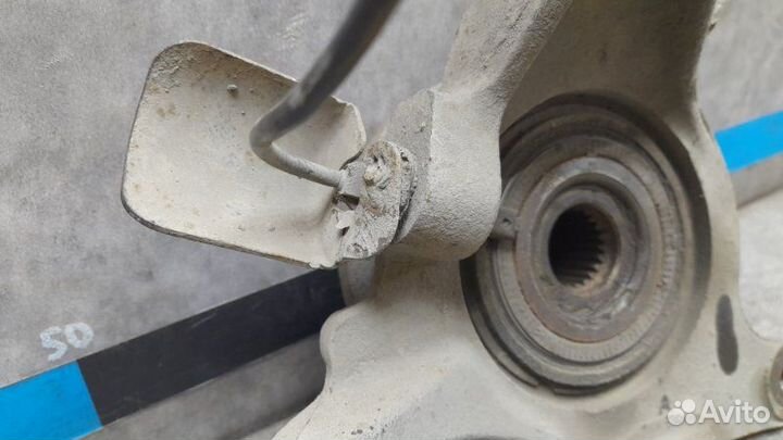 Кулак поворотный передний левый Renault Laguna 1