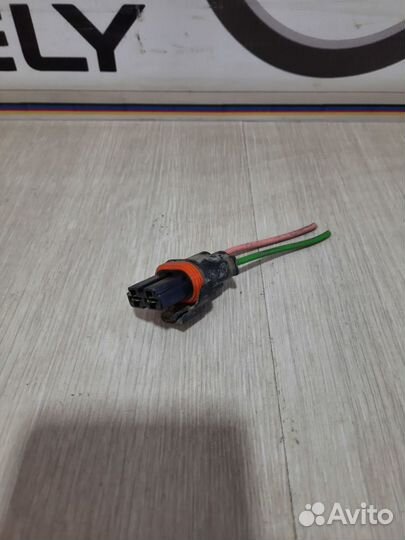 Штекер разъём вентилятора охлаждения Renault logan