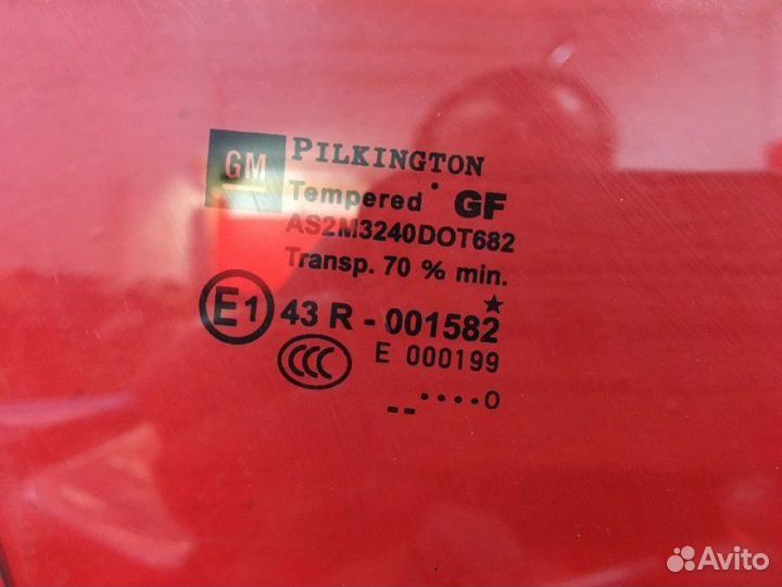 Стекло двери переднее правое Opel Astra J A16XER