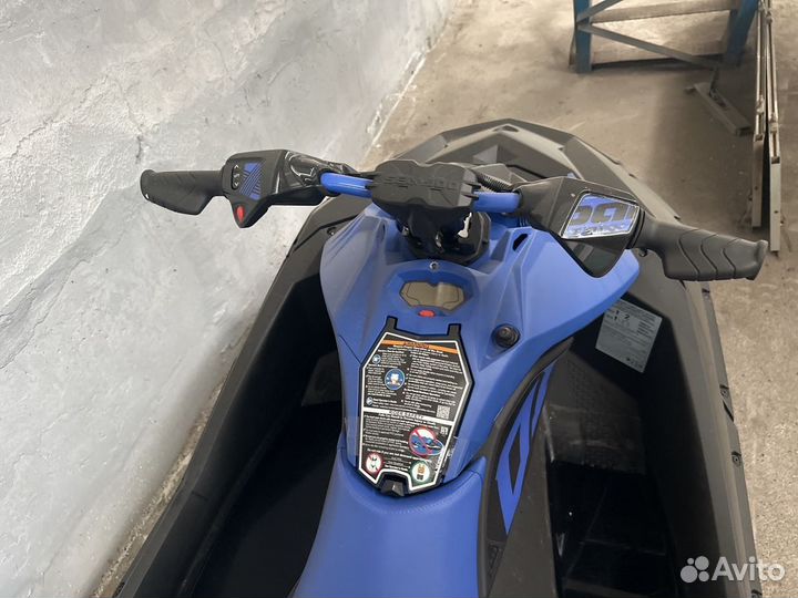 Новый BRP sea-doo spark trixx 2up IBR 2023