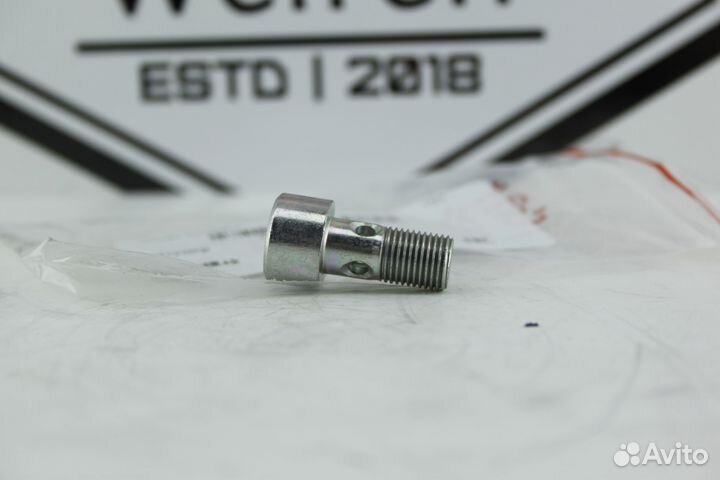 Штуцер масляной трубки Hover 4d20 Новый