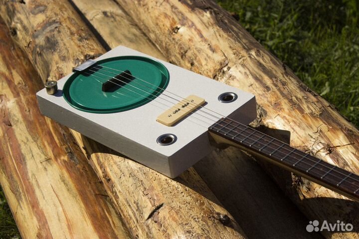 Резонаторная гитара / Сигарбокс