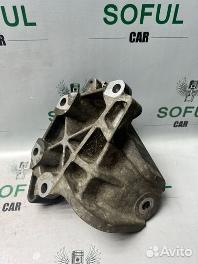 Кронштейн двигателя левый Lexus Is 220