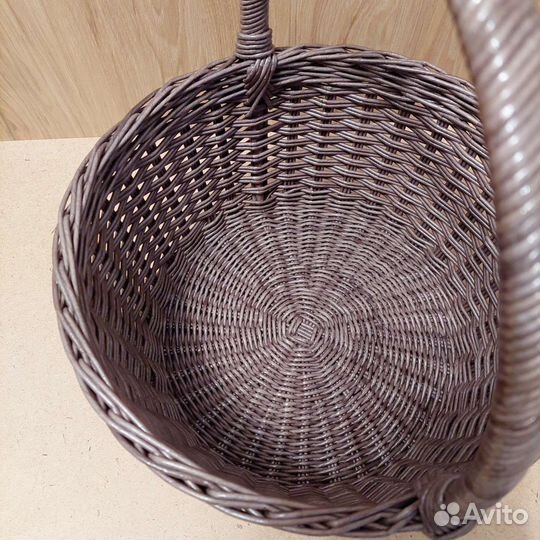 Корзина плетеная