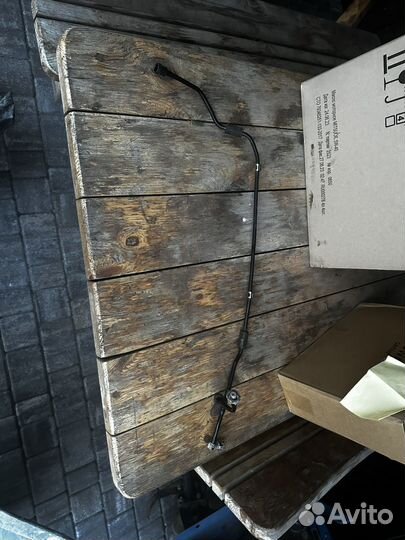 Патрубок вентиляции 4M0121081BG