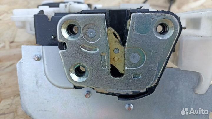 Замок двери передний правый Mazda Cx-7 ER3P