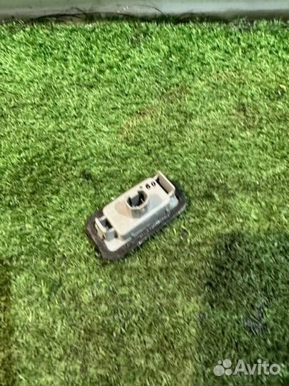 Подсветка номера Toyota Crown Hybrid azsh20