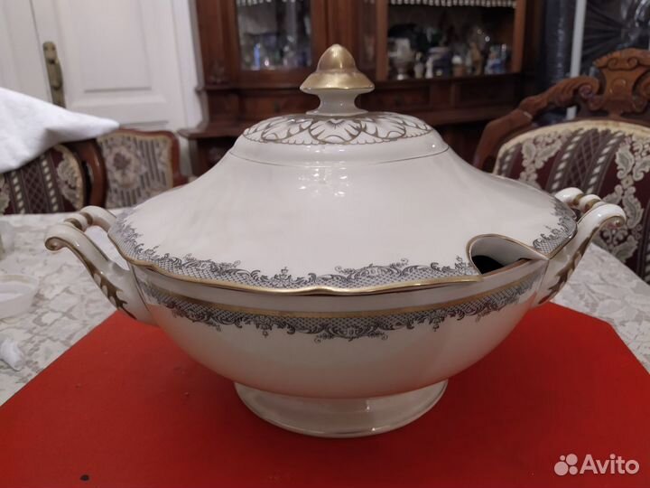 Фарфоровые супницы