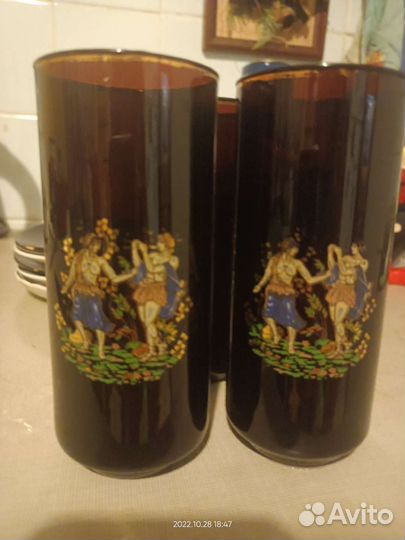 Бокалы из цветного стекла