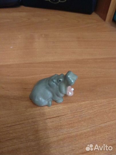 Фарфоровая статуэтка