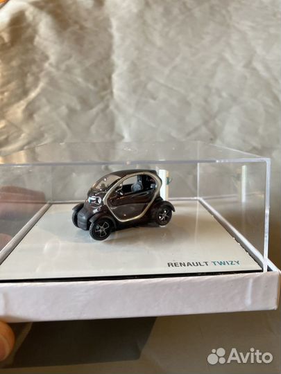 Модель Рено Renault Twizi и Рено Renault Duster
