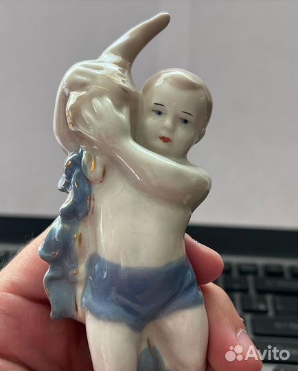 «Мальчик с репкой»Гжель