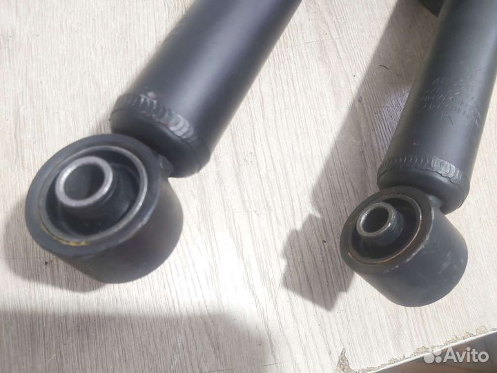 Стойки задние пара Toyota Mark II JZX100 tems