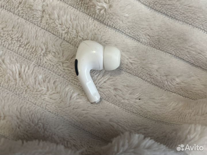 Airpods pro, правый наушник