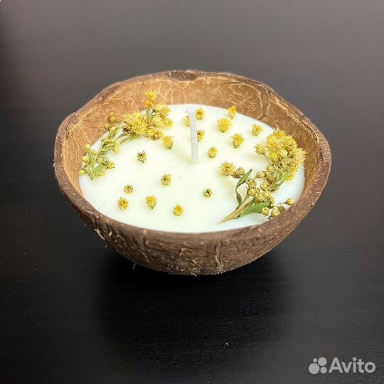 Свеча в кокосе