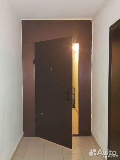 Металлическая дверь,перегородка,тамбур