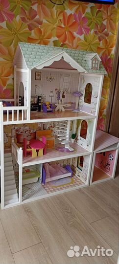 Большой кукольный домик