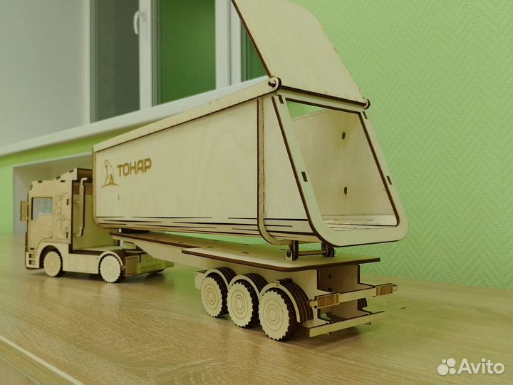 Грузовик Sitrak,Scania, Man