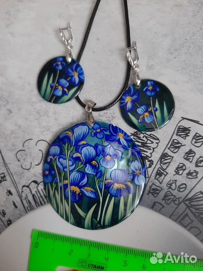 Кулон и серьги 