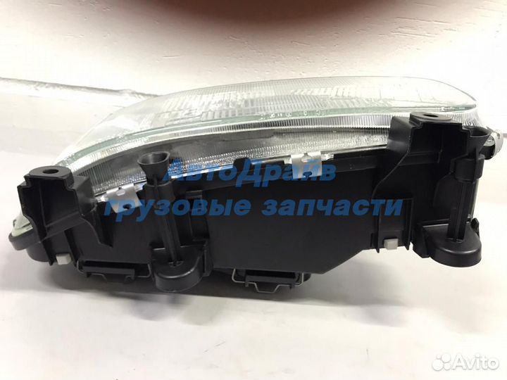 Фара Мерседес Атего правая