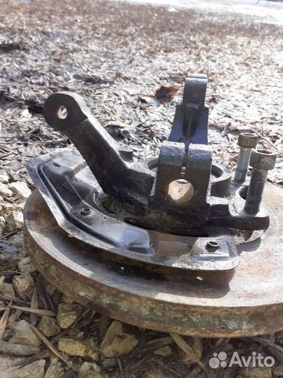 Кулак поворотный левый Опель