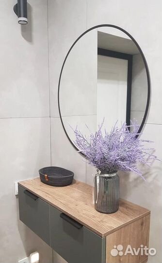 Зеркало круглое в тонкой алюминиевой раме