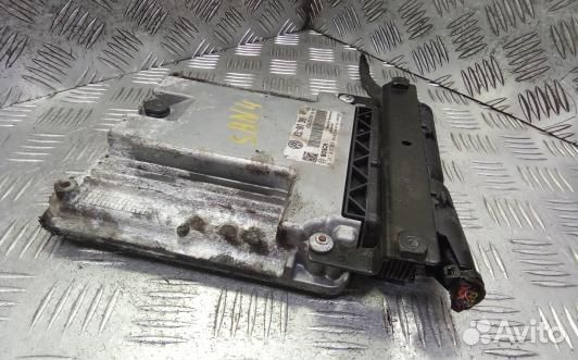 Блок управления двс volkswagen passat B6 (SBN04PC0