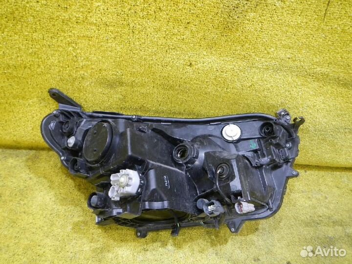 Фара левая Toyota RAV4