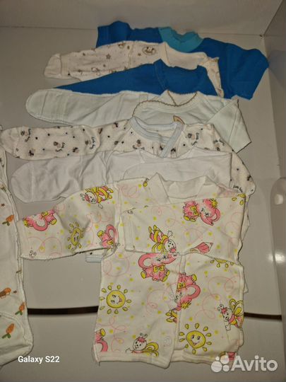 Ползунки и распашонки(одежда для новорожденного)