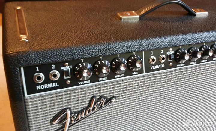 Комбоусилитель Fender '65 Twin Reverb