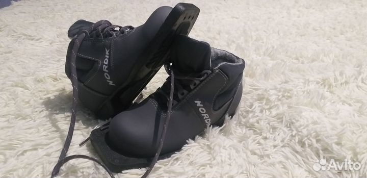 Продам детские ботинки лыжные 30 размер