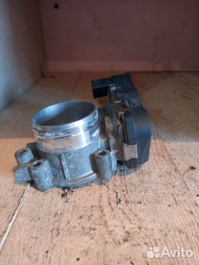 Дроссельная заслонка Пассат Б6 BVY 06F133062B