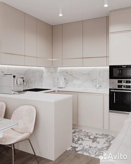 Кухня встроенная светлая