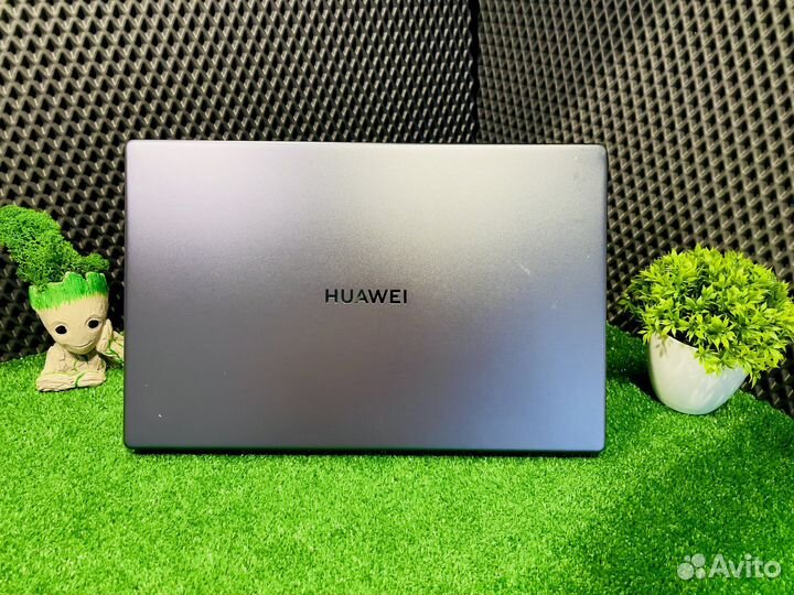 Ноутбук Huawei i3-10Th/8/SSD 256/UHD