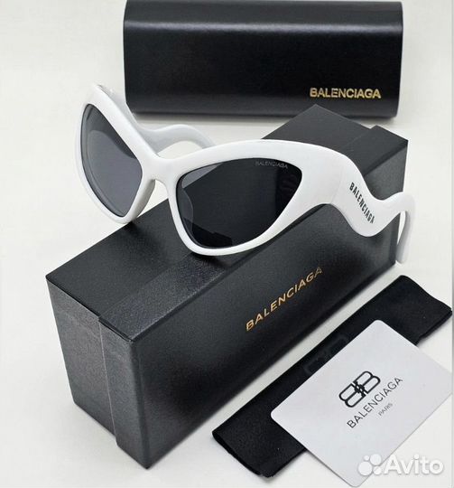 Солнцезащитные очки женские брендовые