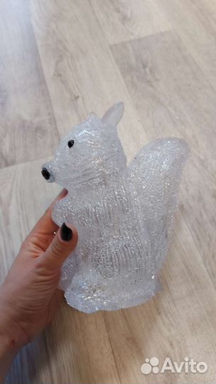 Фигурка белка новая