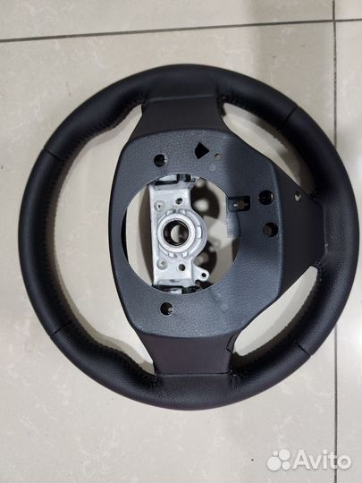 Руль кожа Toyota Auris 2014г NZE181 в Хабаровске