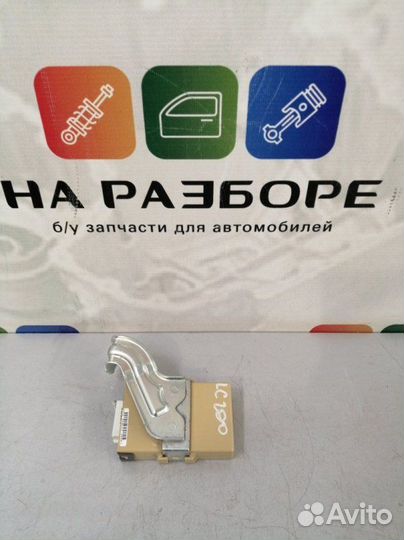 Блок управления бортовой сети Toyota Land Cruiser