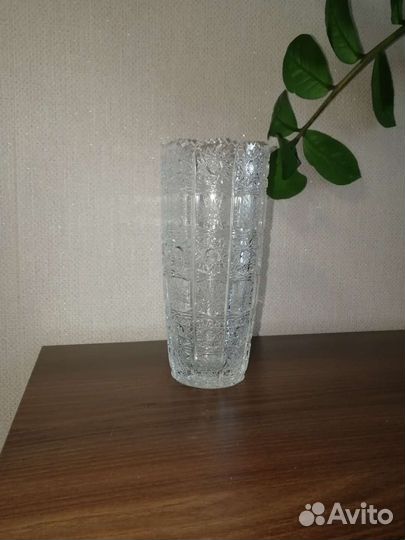 Хрусталь, вазы, фужеры, рюмки, салатники