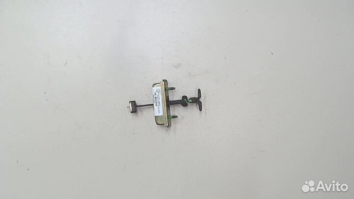 Ограничитель двери Jeep Liberty, 2002