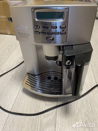 Кофемашина Delonghi Magnifica Automatic Cappuccino