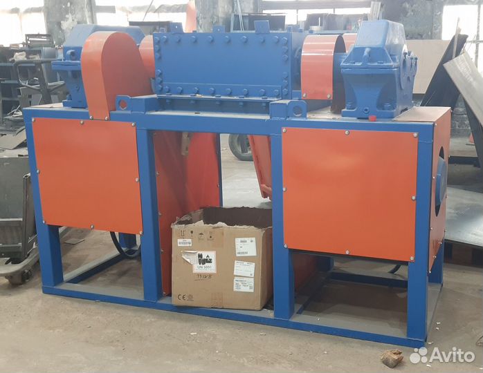 Шредер двухвальный для пластика, резины