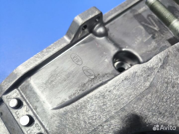 Боковая крышка двигателя цепи грм маслонасос Киа Х