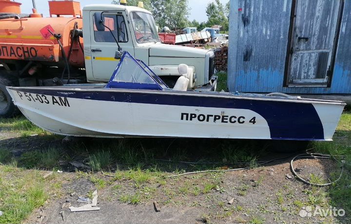 Лодка с жестким корпусом
