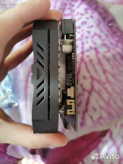 Видеокарта asus AMD Radeon RX 560 strix