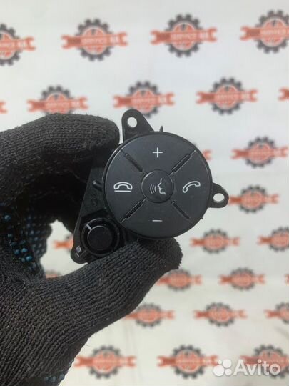 Кнопки на руле Mercedes-Benz Gl-Class 164.886