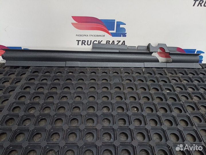 A9406920001 Накладка стойки левой