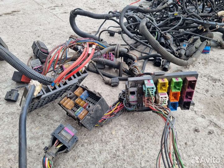 Проводка двигателя и салона на Фольксваген Т-5