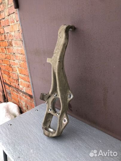 Кулак передний правый Mercedes Gle-Class V167